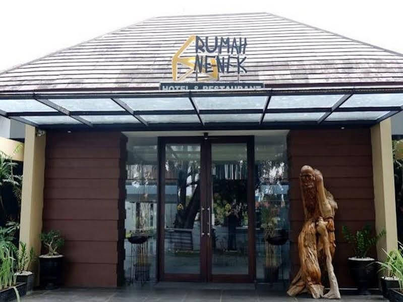 Паданг: Rumah Nenek Hotel & Restaurant