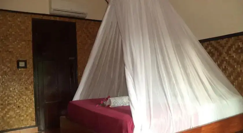 Гили-Мено: Bareng Bareng Bungalows