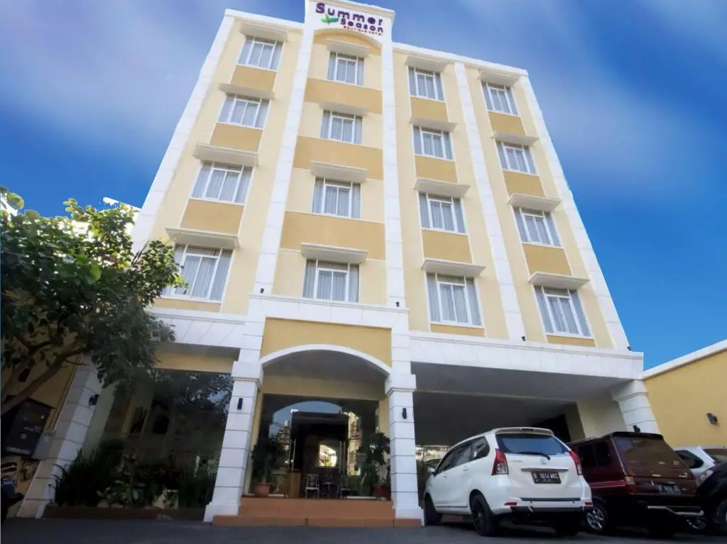 Джокьякарта: Summer Season Hotel