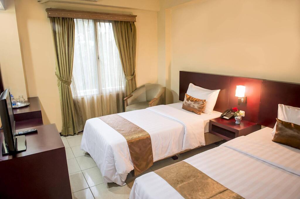 Джакарта: Jusenny Hotel