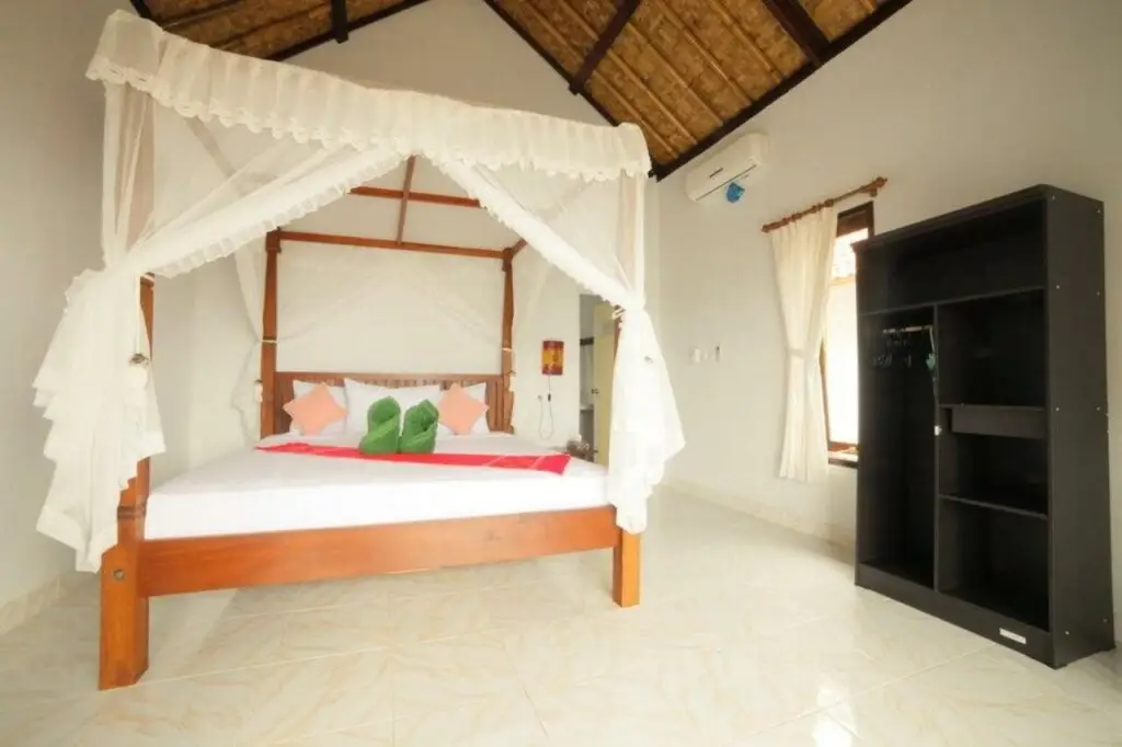 Бунутан: Warung Ary & Home Stay
