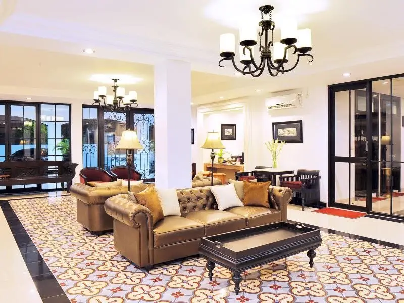 Чиребон: Cirebon Plaza Hotel