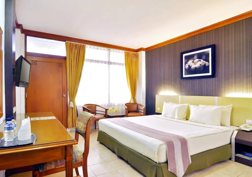 Чиребон: Cirebon Plaza Hotel