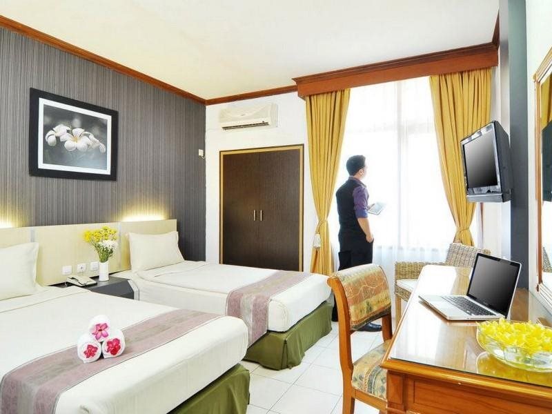 Чиребон: Cirebon Plaza Hotel