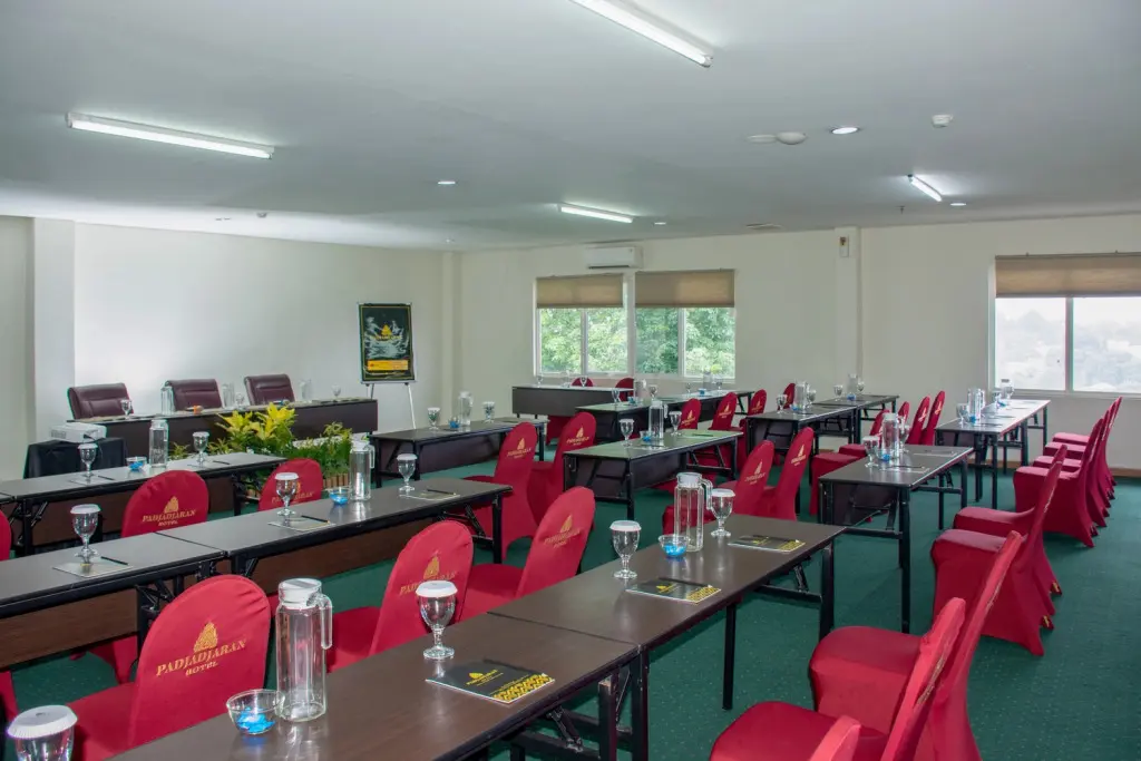 Богор: Padjadjaran Suites Hotel Bogor