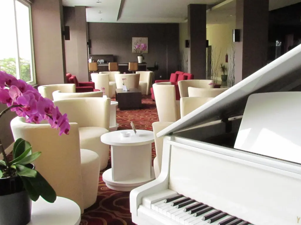 Богор: Padjadjaran Suites Hotel Bogor