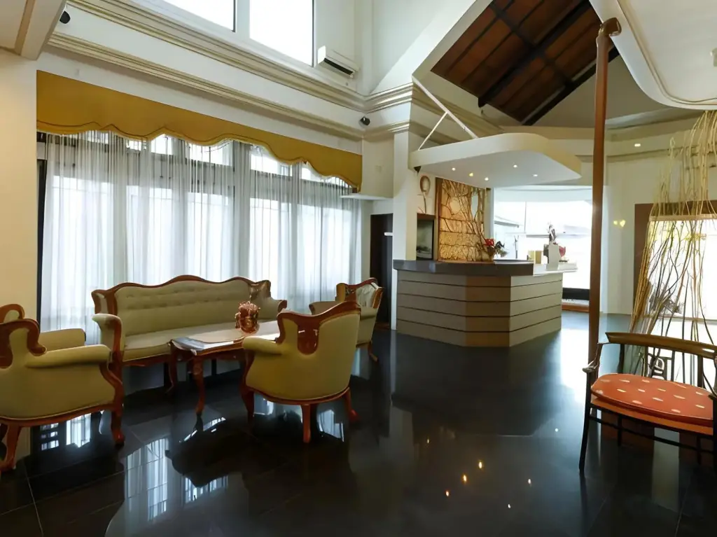 Паданг: Mervit Hotel