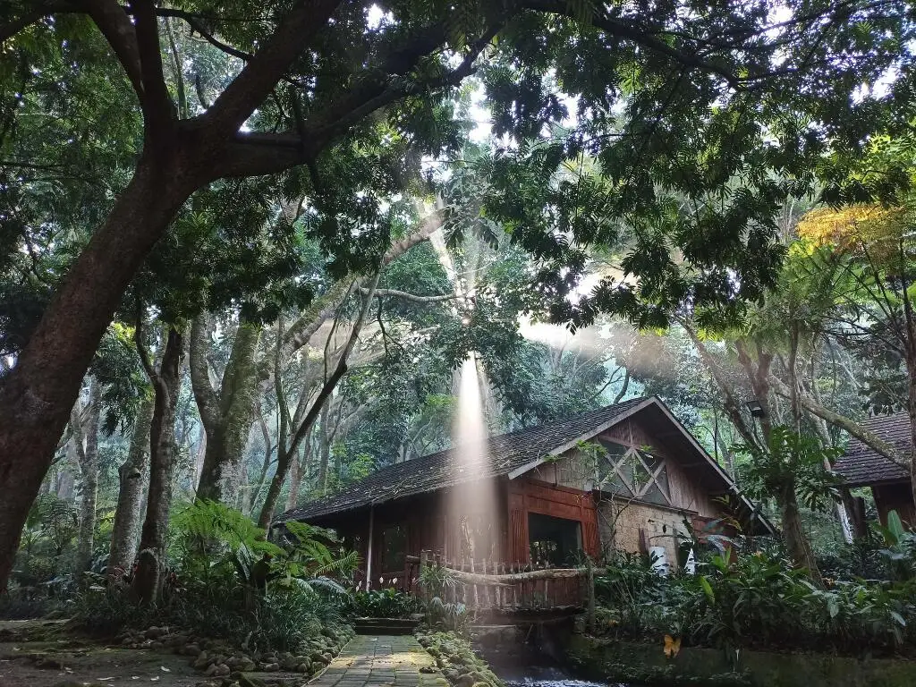 Лембанг: Imah Seniman Hotel