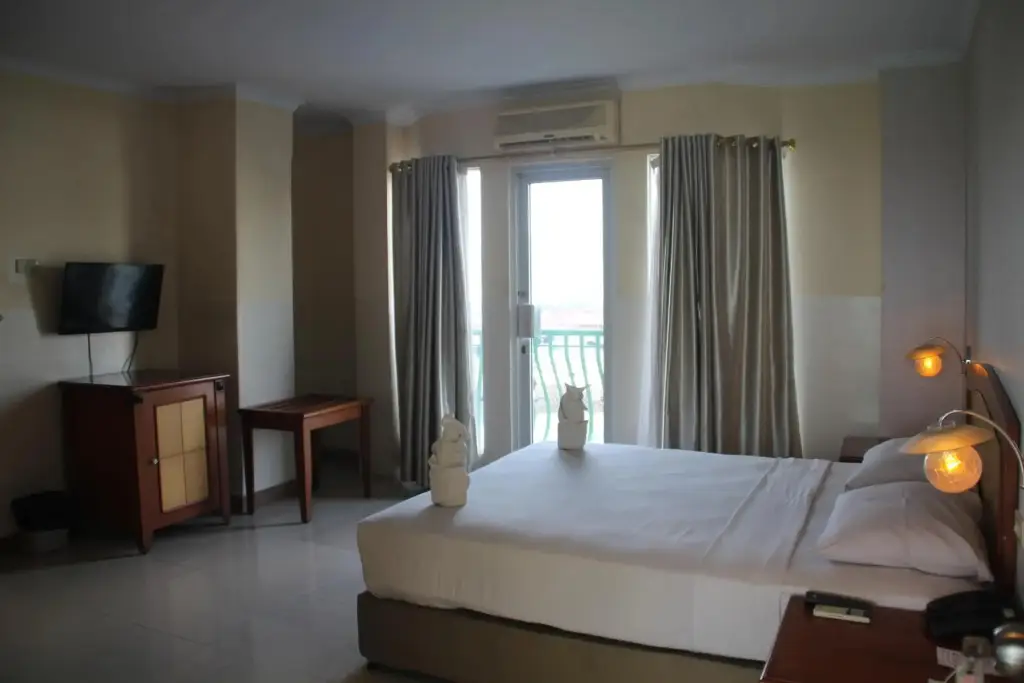 Манадо: Hotel Celebes