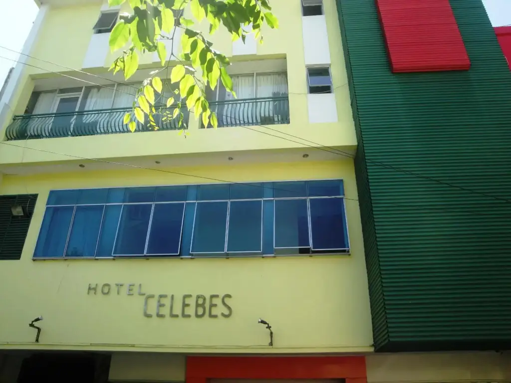 Манадо: Hotel Celebes