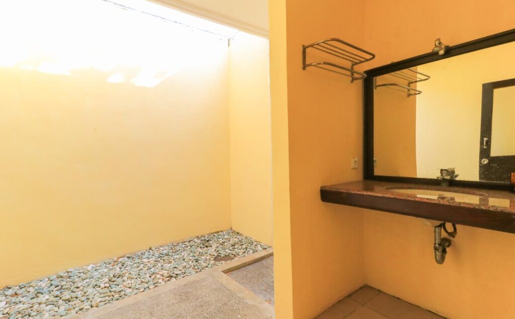 Саван: OYO 91191 Lovina Dolphin Lodge