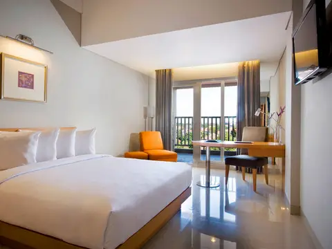 Hotel Santika Jemursari — фото 1