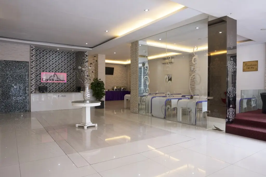Медан: Candi Hotel