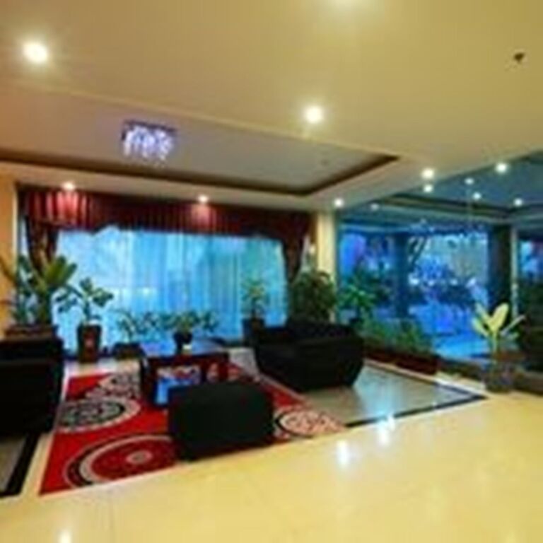 Rocky Plaza Hotel Padang — фото 1