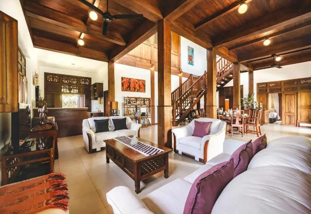 Матарам: The Studio Lombok