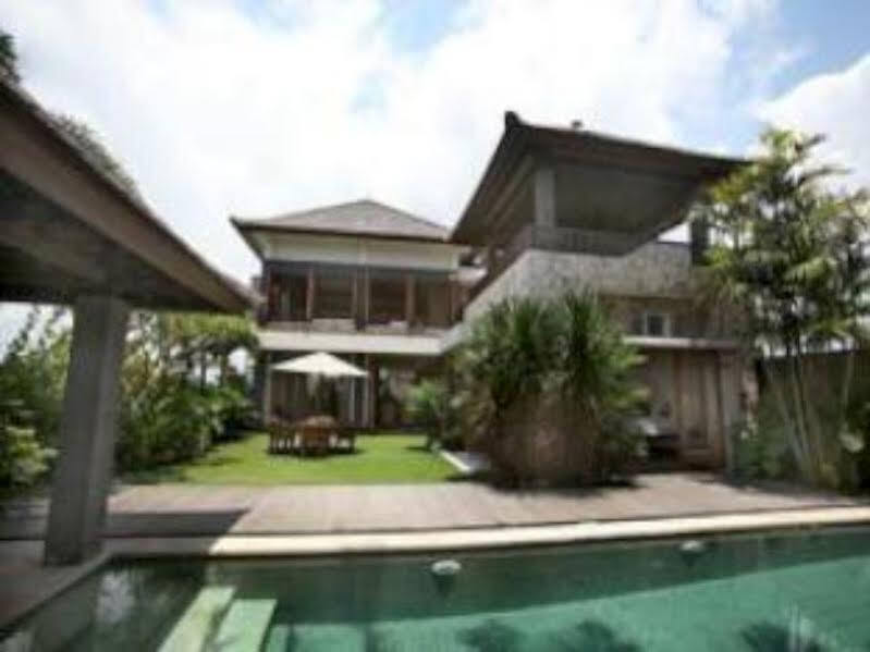 Табанан: Villa Hemingways