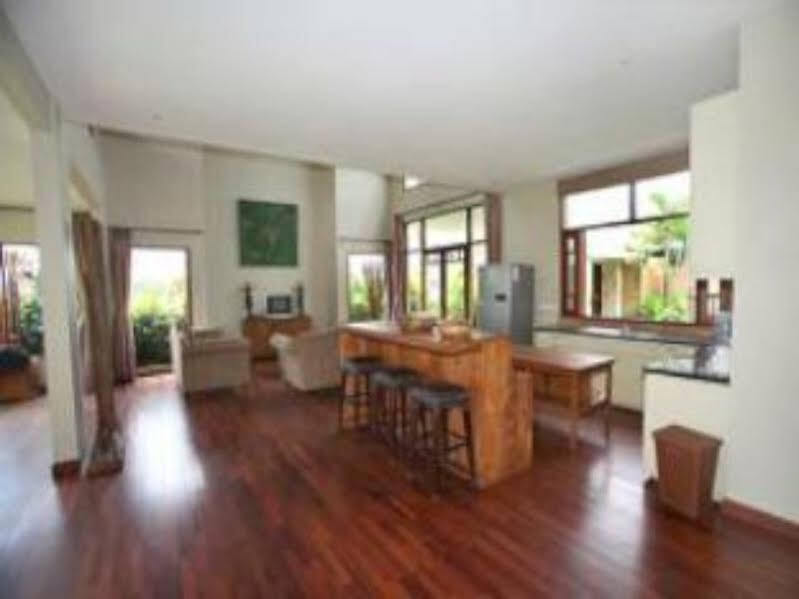 Табанан: Villa Hemingways