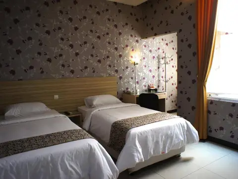 Mine Home Hotel Kebon Kawung — фото 1