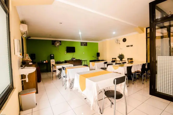 Сурабая: Hotel Djagalan Raya