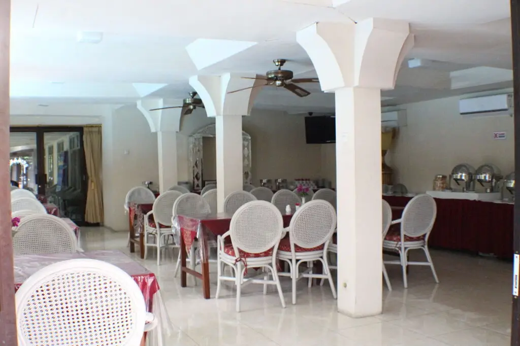 Джокьякарта: Hotel GRAND ROSELA Yogyakarta