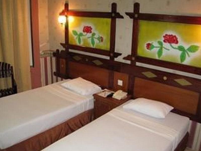 Сурабая: Satelit Hotel