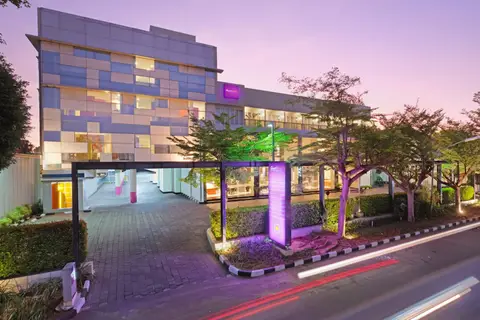 Quest Hotel Simpang Lima - Semarang — фото 1