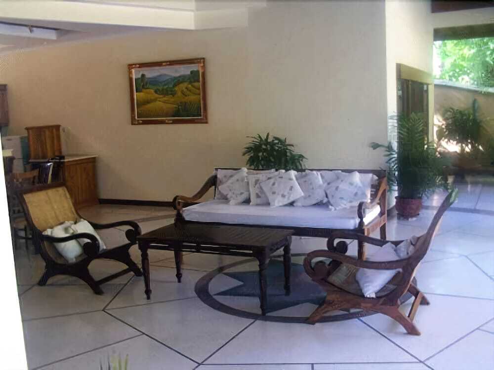 Санур: Bali Golden Villas