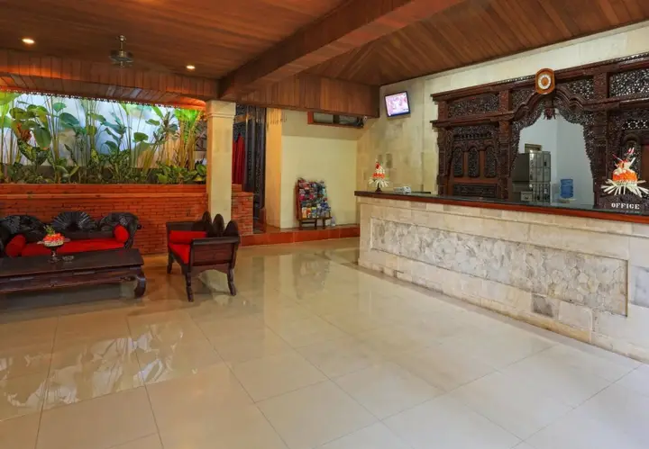 Санур: Laghawa Beach Hotel & Villa
