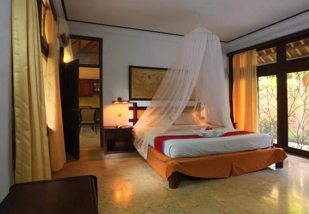 Санур: Laghawa Beach Hotel & Villa