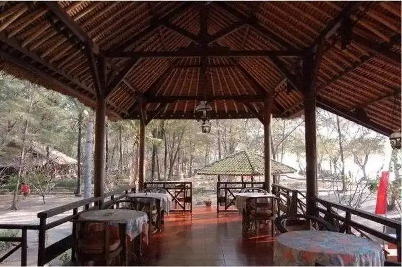 Гили-Мено: Gazebo Meno