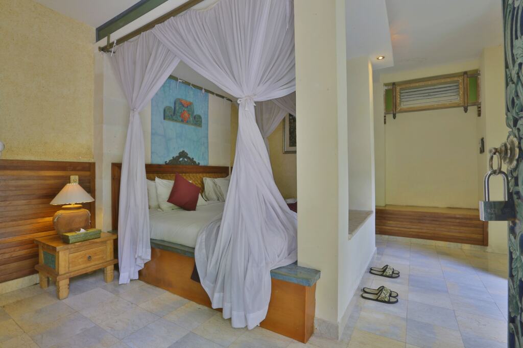 Пенати: Alam Puri Art Museum Resort & Spa