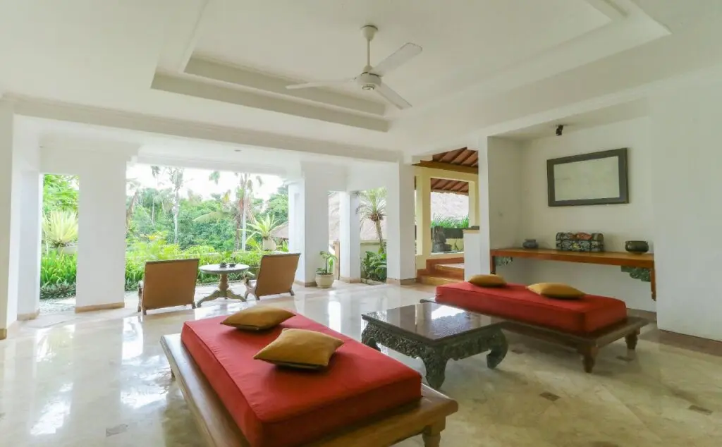 Пенати: Alam Puri Art Museum Resort & Spa