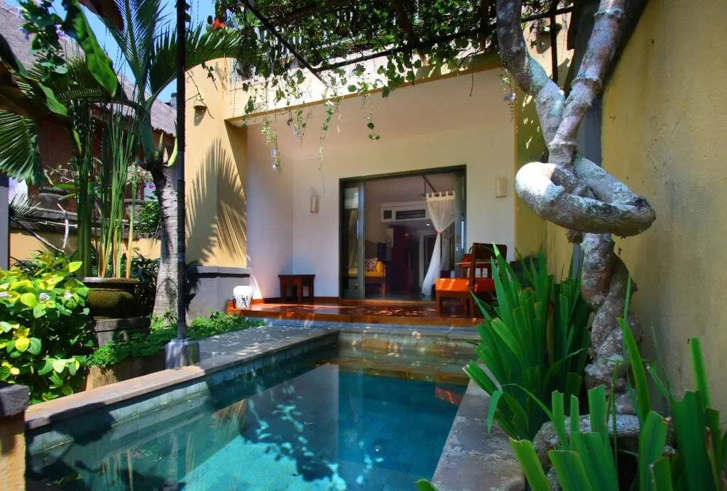 Пенати: Alam Puri Art Museum Resort & Spa