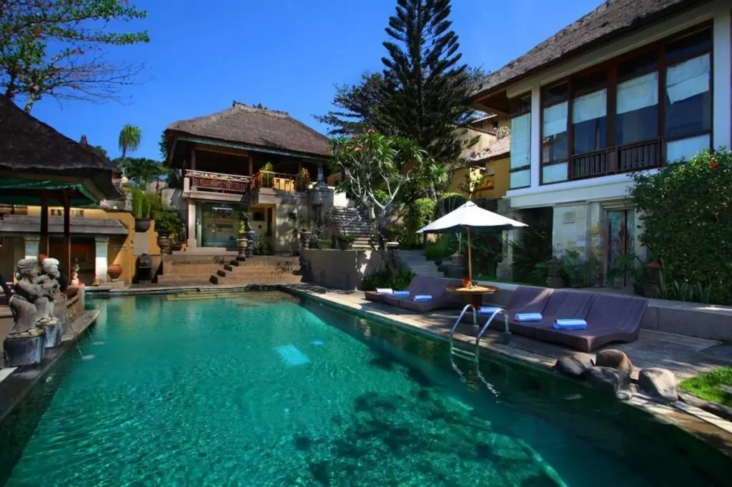 Пенати: Alam Puri Art Museum Resort & Spa
