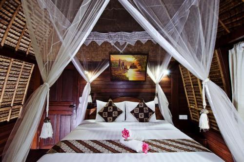 Лембонган-Айленд: Alam Nusa Bungalow Huts & Spa