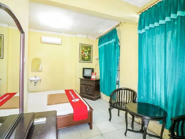 Депок: Chadea Inn Hotel