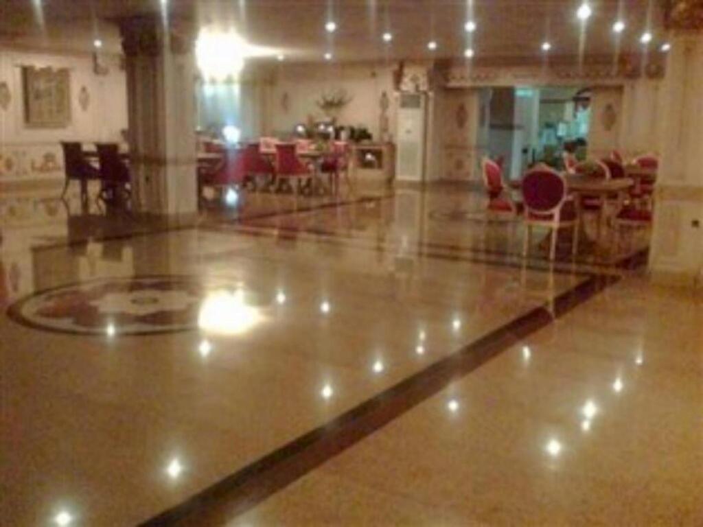 Сидоарджо: Hotel Utami