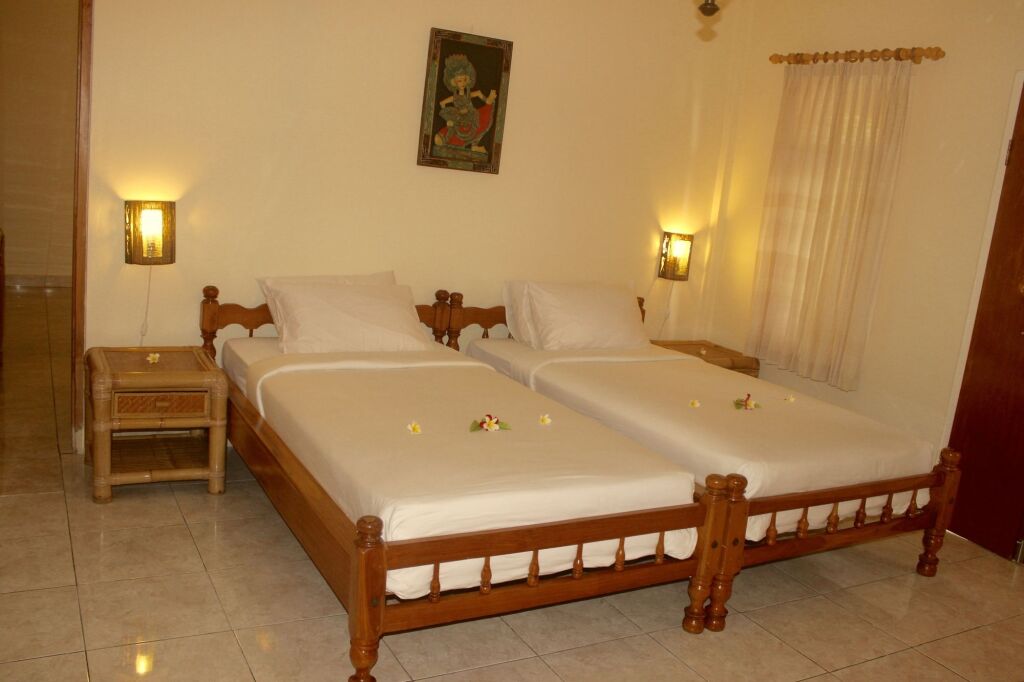 Сукасада: Chonos Hotel Lovina