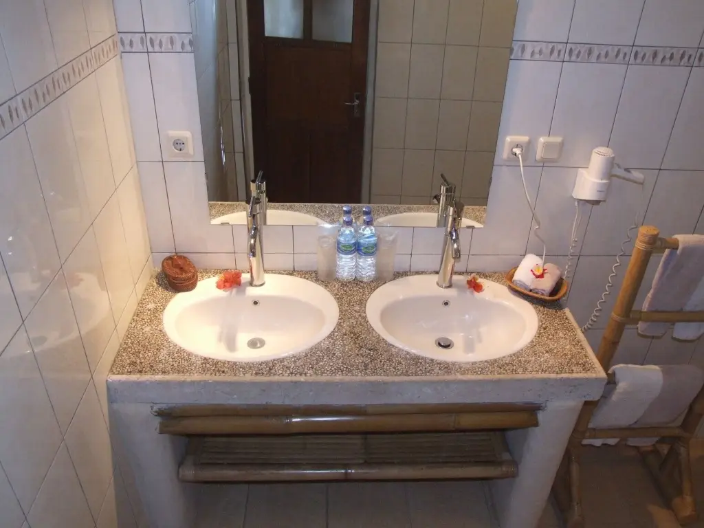 Сукасада: Chonos Hotel Lovina