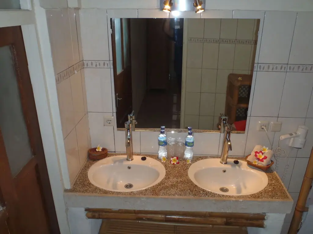 Сукасада: Chonos Hotel Lovina