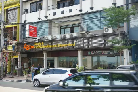 Losari Beach Inn — фото 1