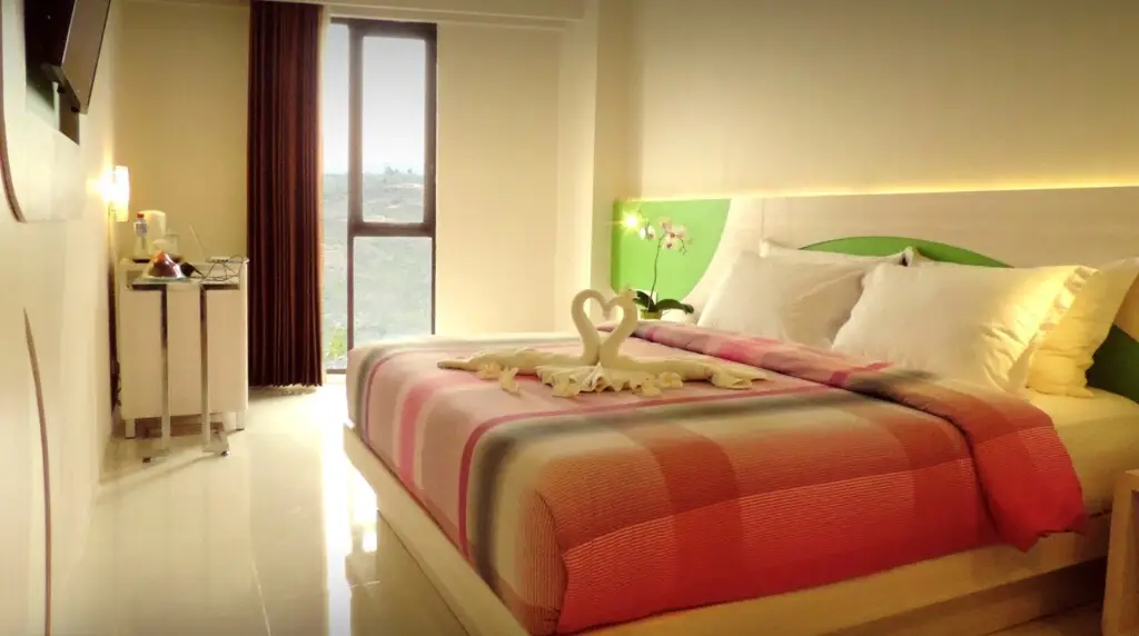 Боджонегоро: Dewarna Hotel & Convention
