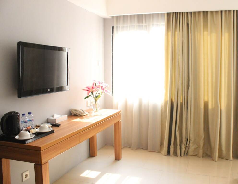 Куруг: ParagonBiz Hotel