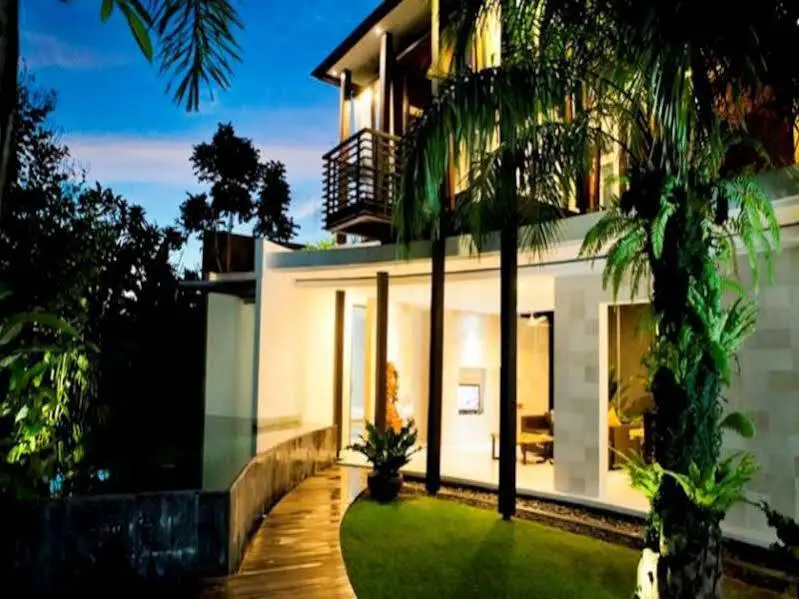 Керобокан: Dwi Bunga Villa