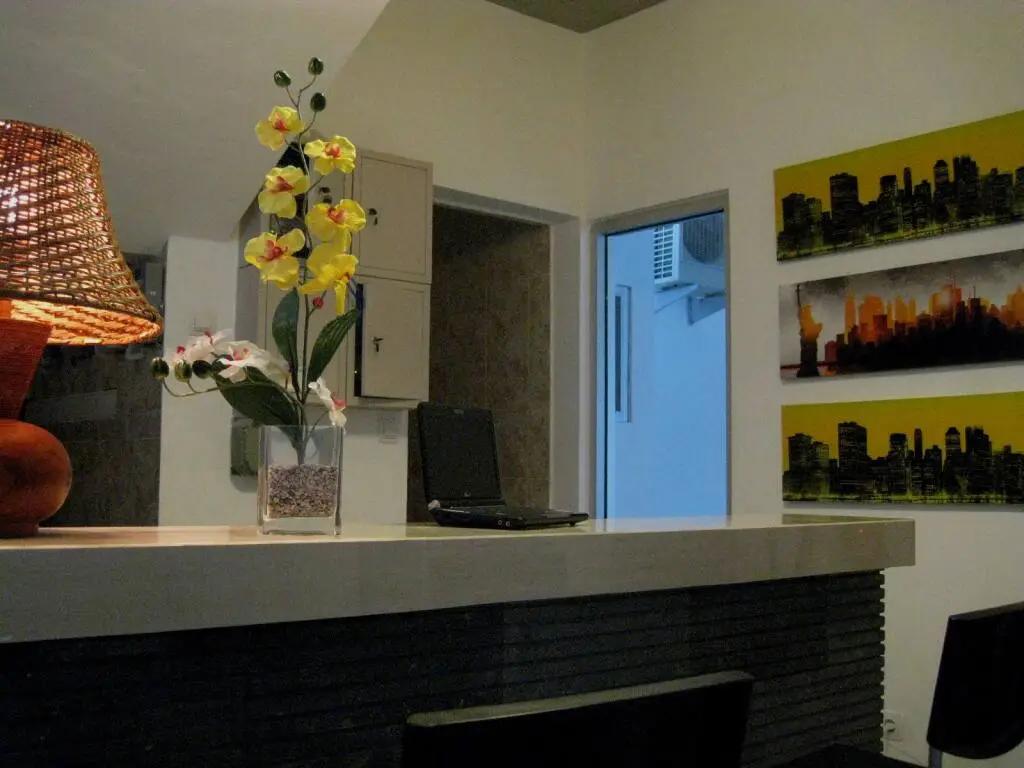 Депок: Oasis Studio Hotel Dua Male Only Hotel
