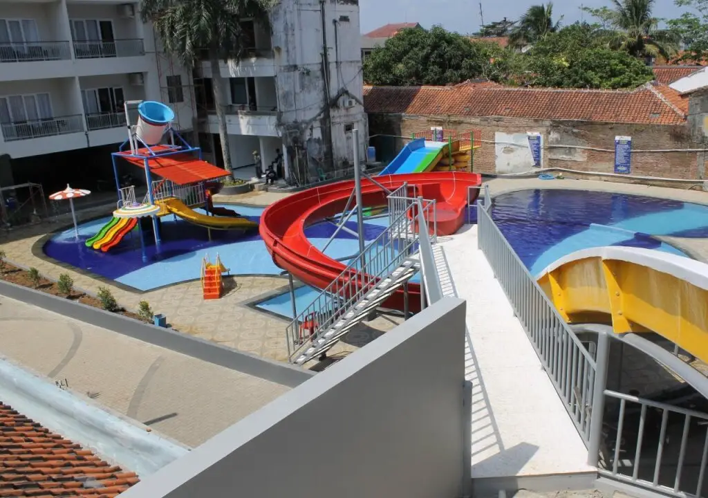 Пангандаран: Aquarium Hotel