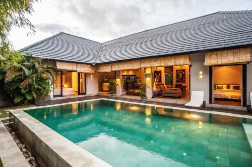 Кута: Phinisi Villas - Seminyak City Center