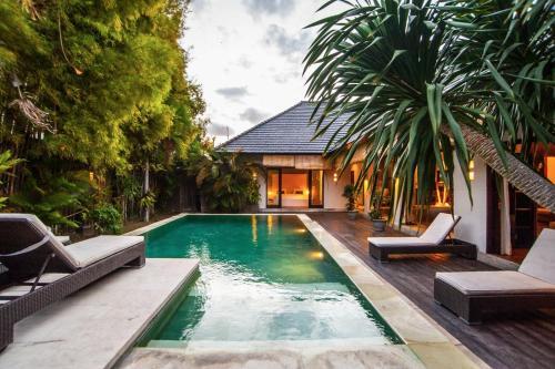 Кута: Phinisi Villas - Seminyak City Center