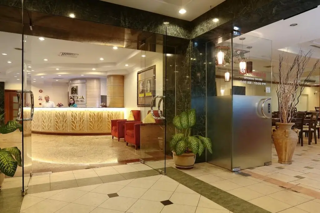Маланг: Hotel Santosa