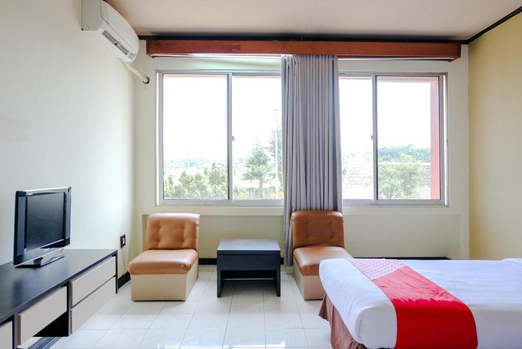 Джембер: Hotel Bandung Permai